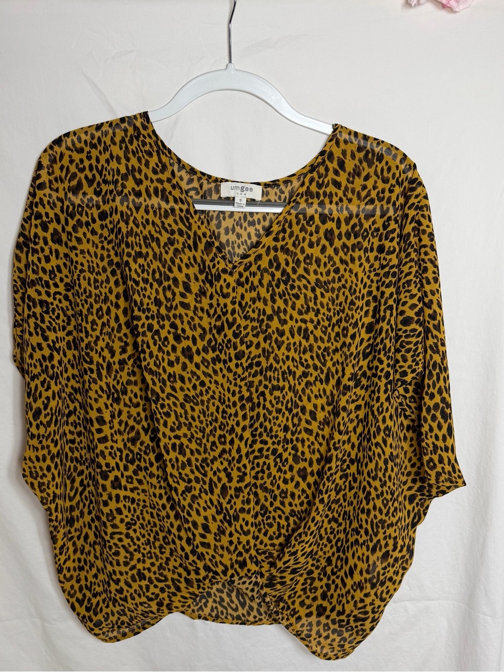 Umgee Women's  Leopard Print V-Neck Blouse